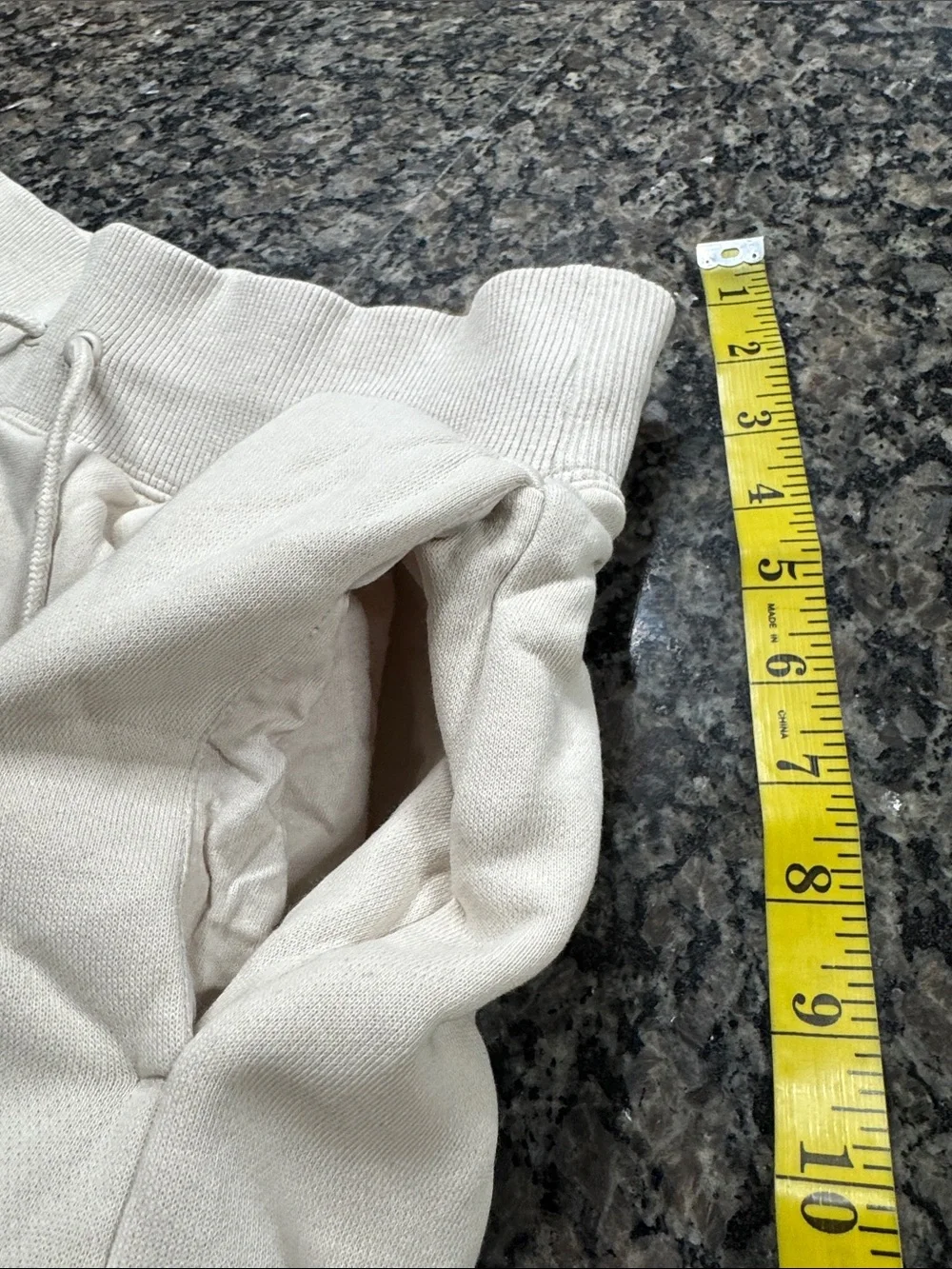 Nike Women's Cream Fleece Athletic Shorts with Drawstring and pockets EUC S
